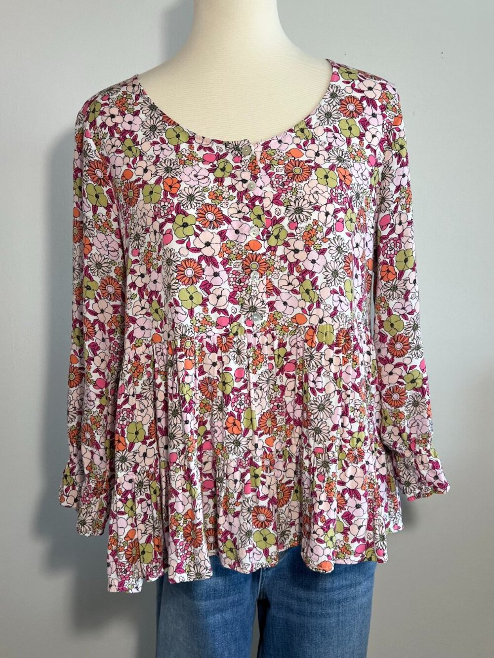 Jane & Delancy Boho loose floral with flounce at bottom will fit size Medium bes